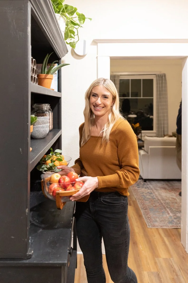 As seen on HGTV’s Home Town Kickstart, host Jasmine Roth puts the finishing touches on the home of Leishaan and Harper Crane in Buffalo, Wyoming. (Dressing Jasmine Roth)